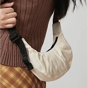 BAGGU Cream Mini Crossbody Bag